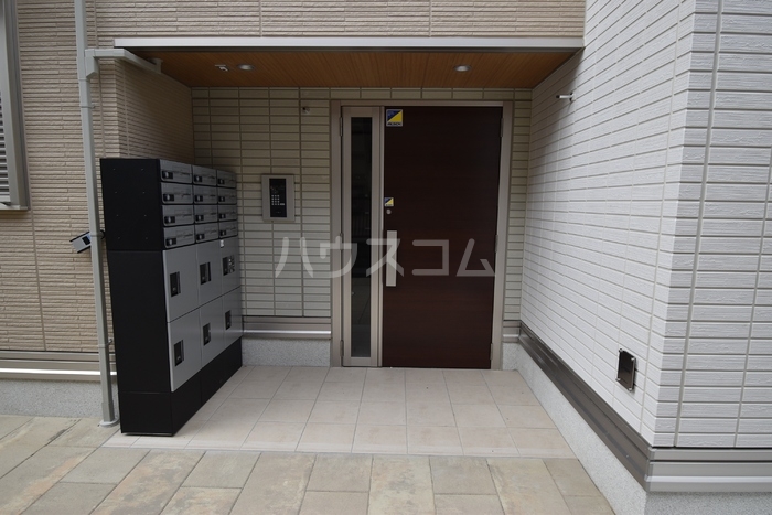 20/30 エントランス