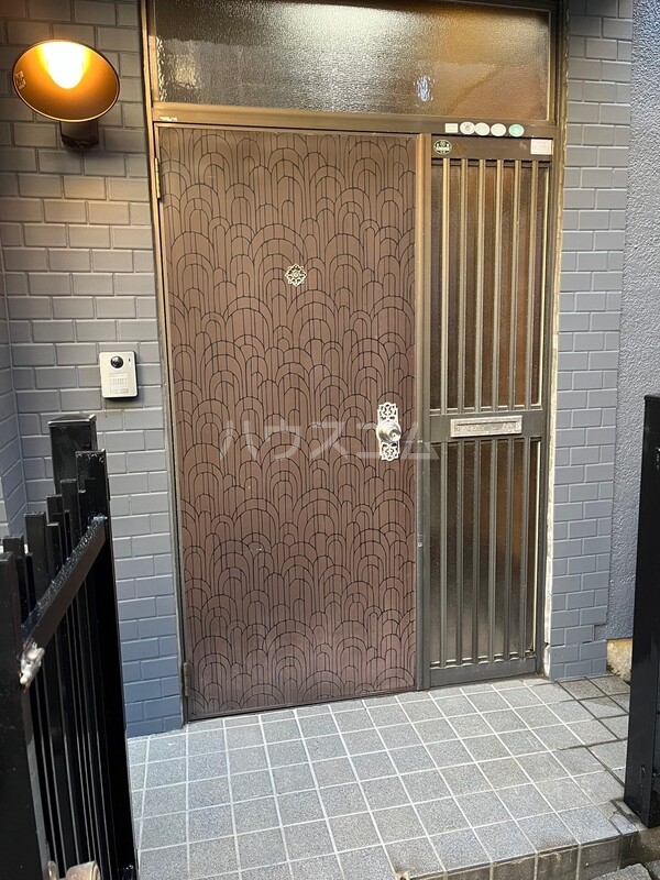 2/5 エントランス