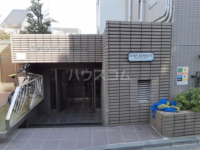 21/28 エントランス