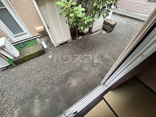 21/26 バルコニー