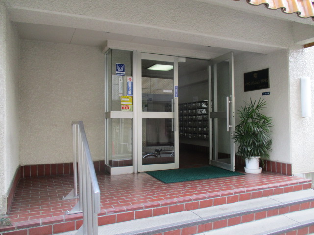 22/30 エントランス