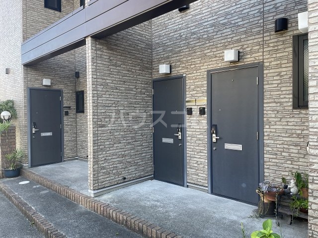 25/30 エントランス