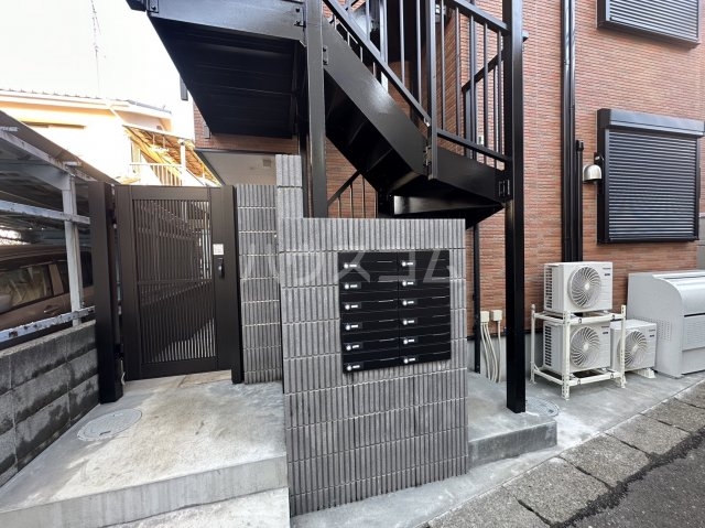 19/29 エントランス