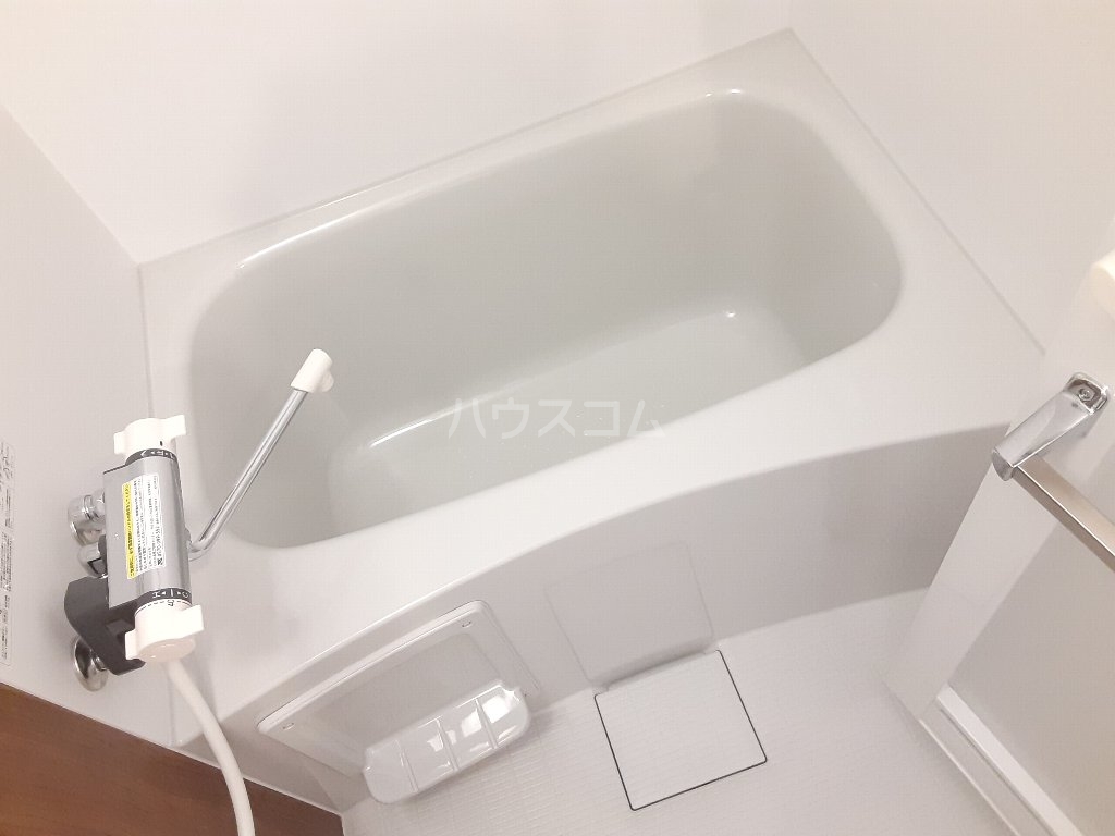 13/30 浴室