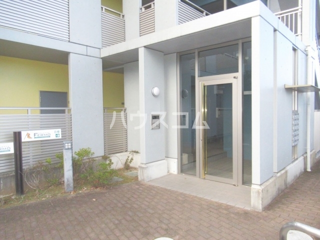 24/26 エントランス