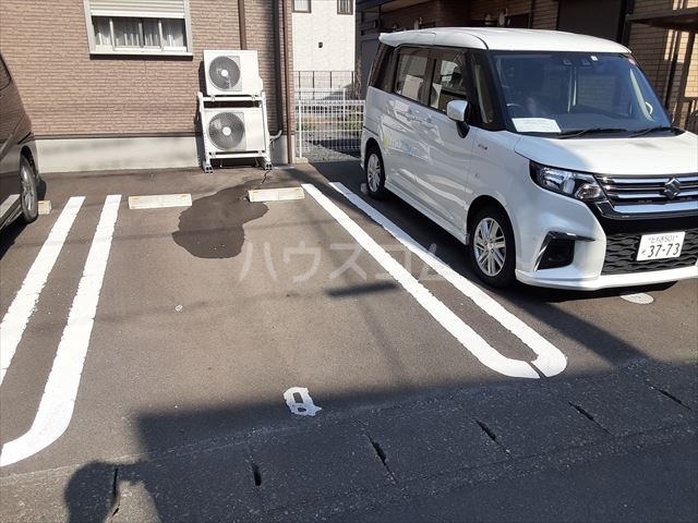 22/30 駐車場