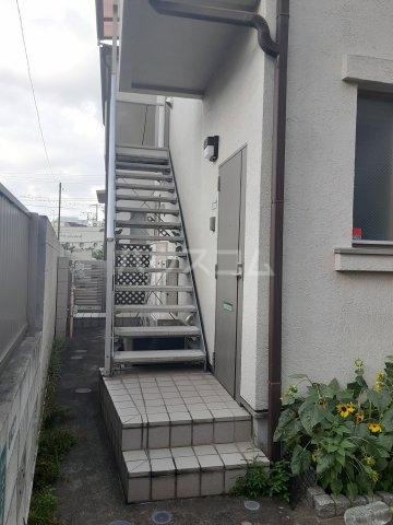 22/30 エントランス