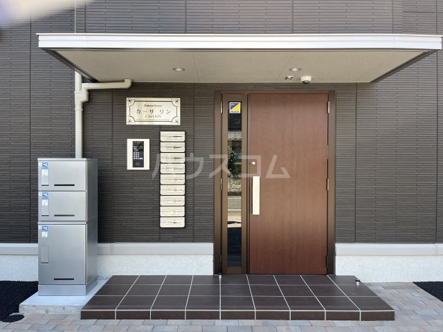 22/28 エントランス