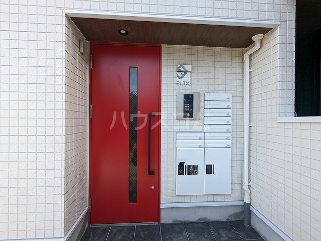 25/30 エントランス