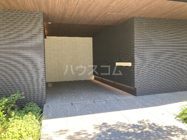 25/30 エントランス