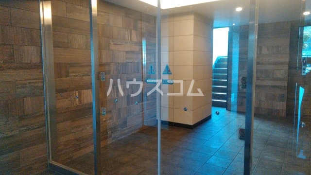 22/28 エントランス