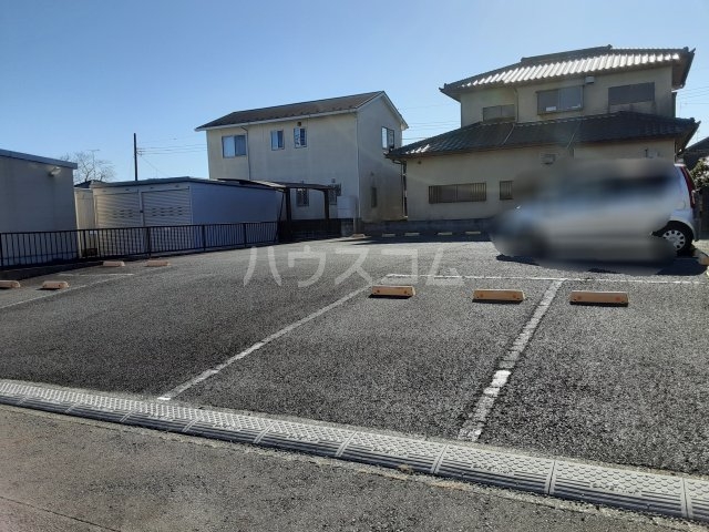 23/30 駐車場