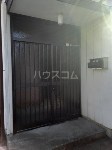 21/30 エントランス
