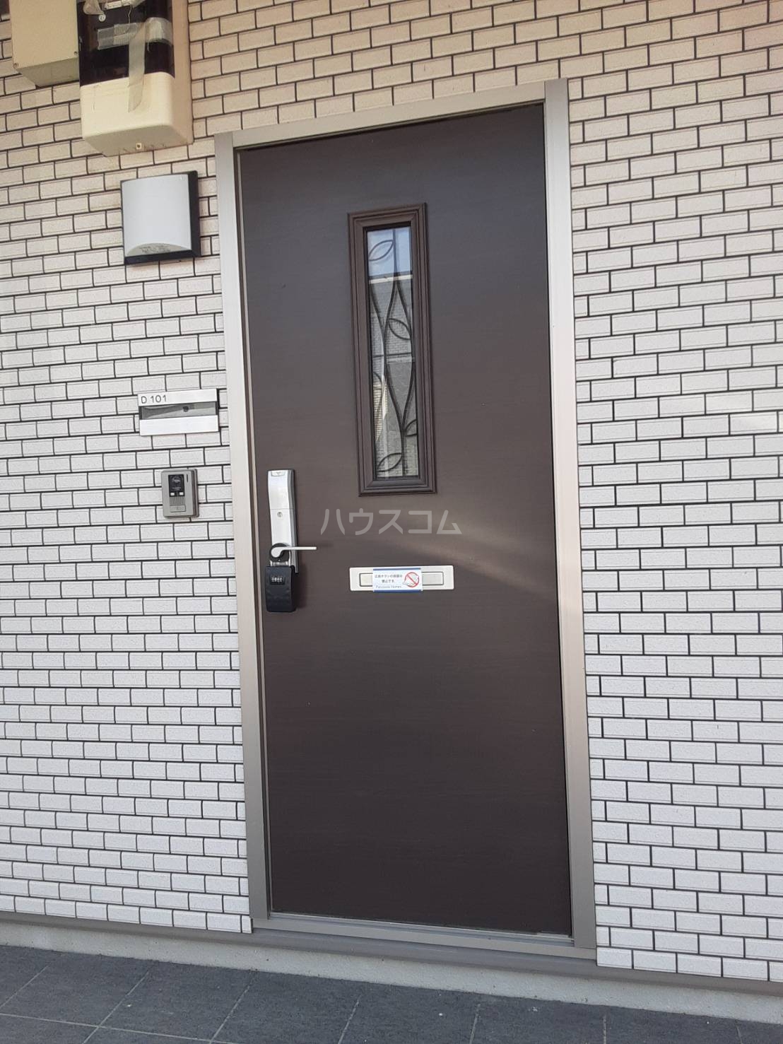 27/30 エントランス