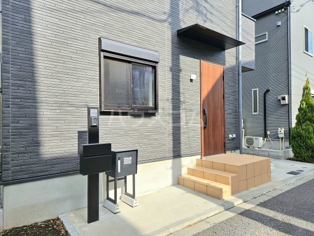 21/30 エントランス