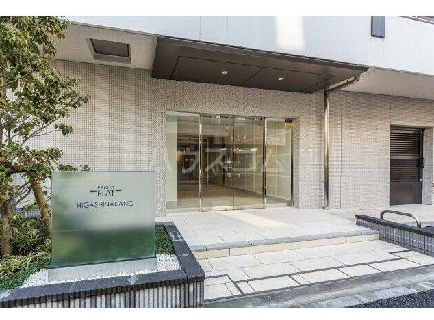 15/22 エントランス