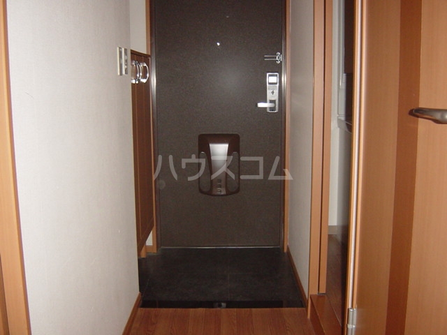 17/18 エントランス