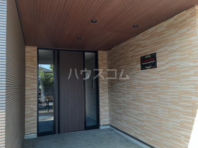 26/30 エントランス