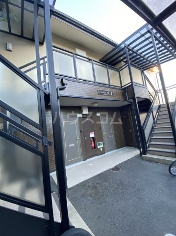 22/30 エントランス