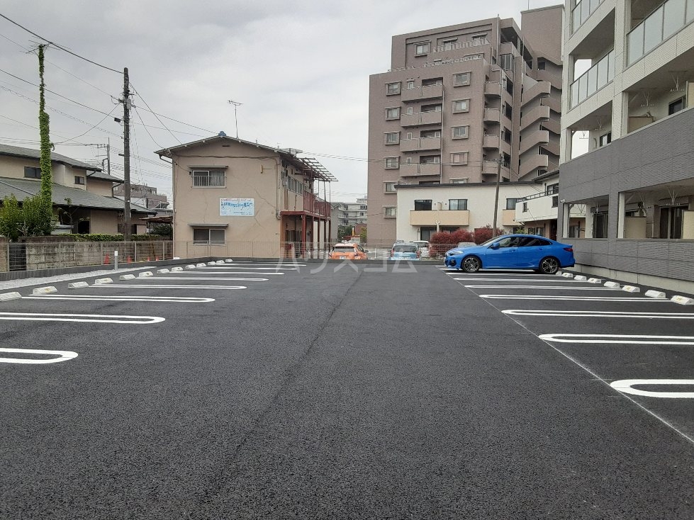 17/25 駐車場