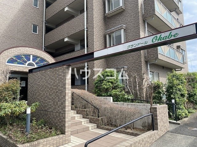 28/30 エントランス