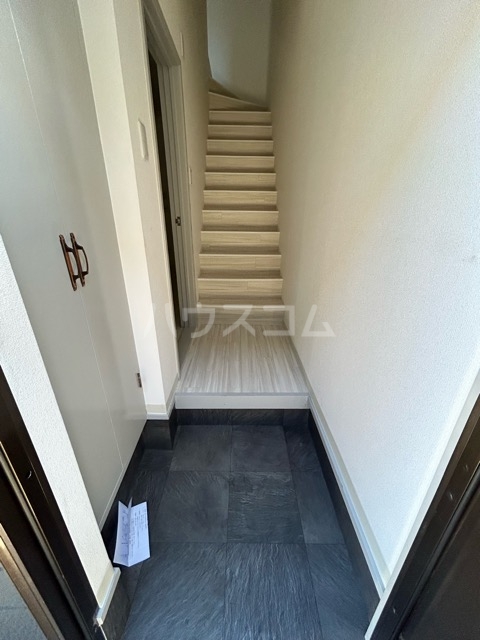 14/30 玄関