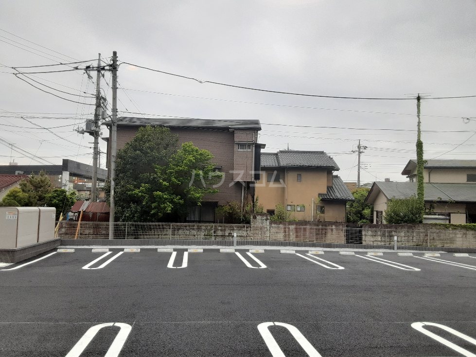 16/25 駐車場