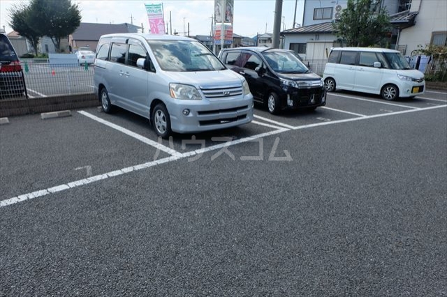 2/7 駐車場