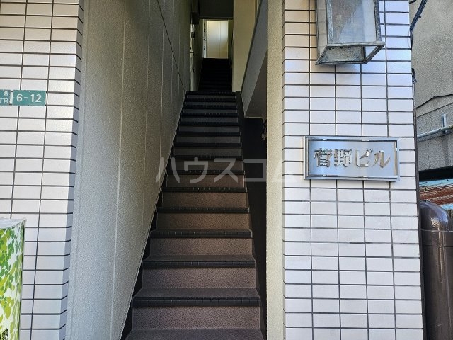 22/25 エントランス