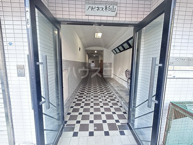 19/28 エントランス