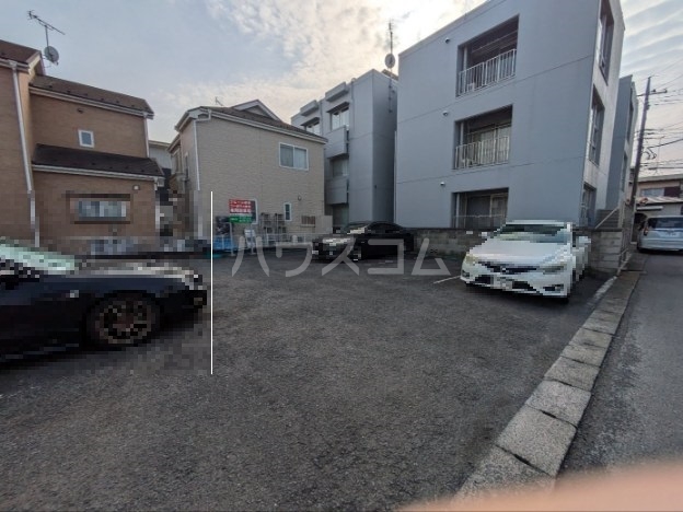 23/25 駐車場