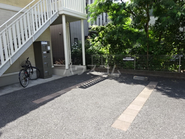 13/15 エントランス