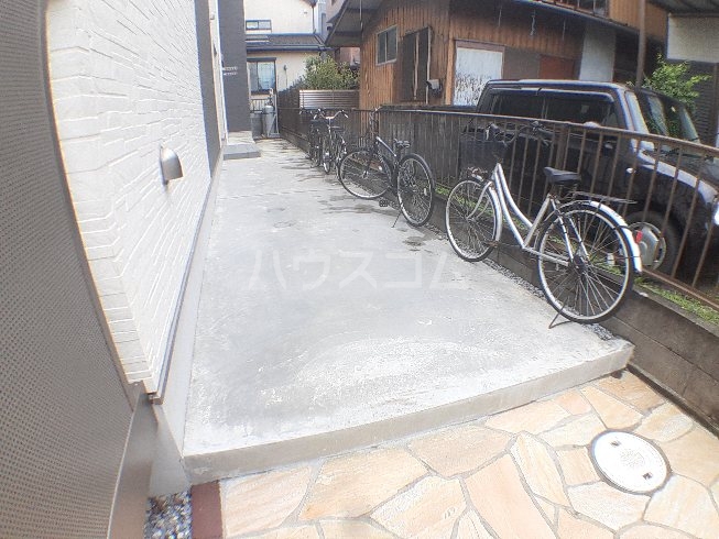 21/30 エントランス