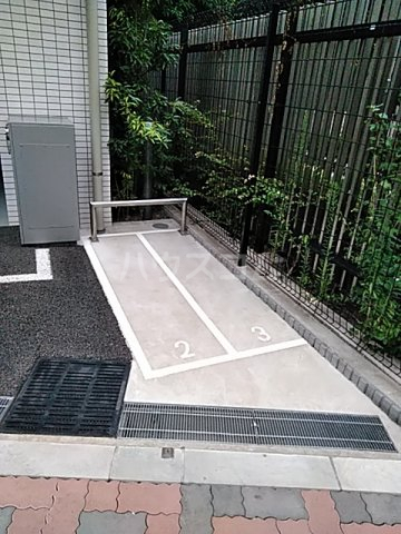 28/30 駐車場