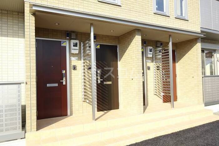 16/20 エントランス