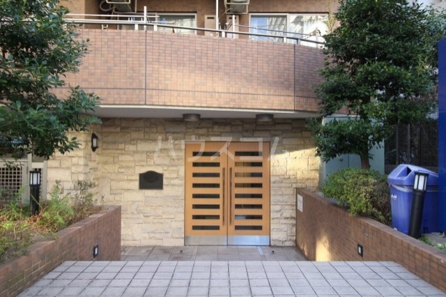 15/22 エントランス