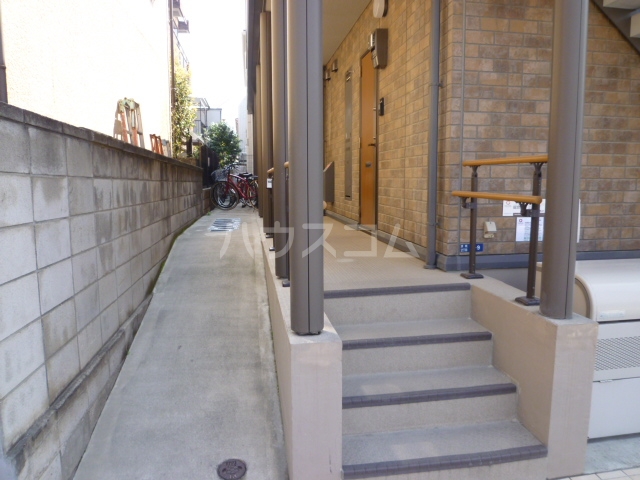 2/3 エントランス