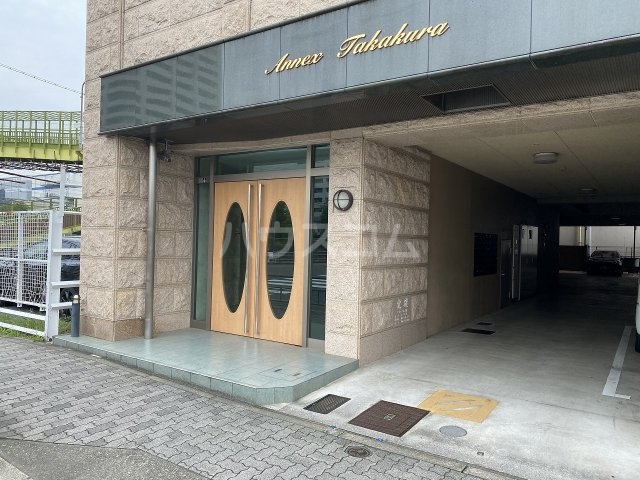 21/30 エントランス