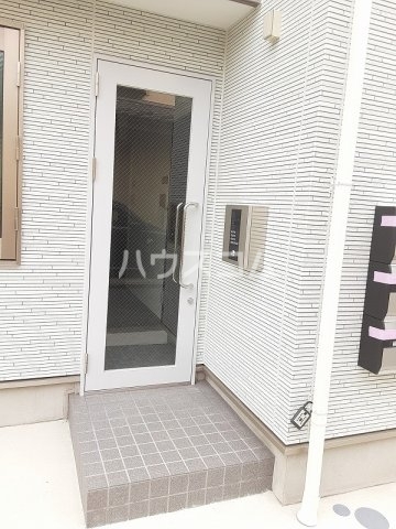 21/26 エントランス