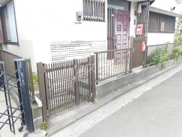 26/30 エントランス