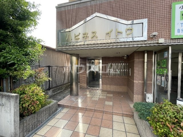 15/22 エントランス