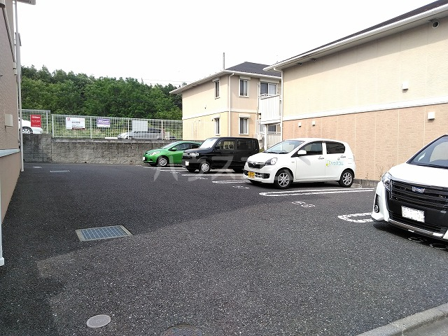 28/30 駐車場