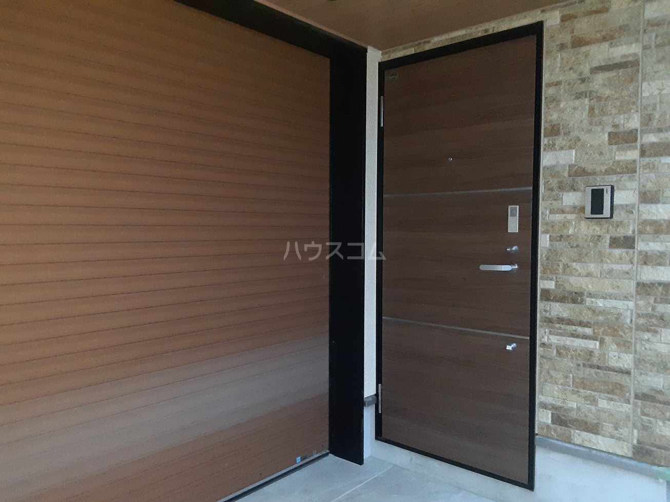 17/27 エントランス