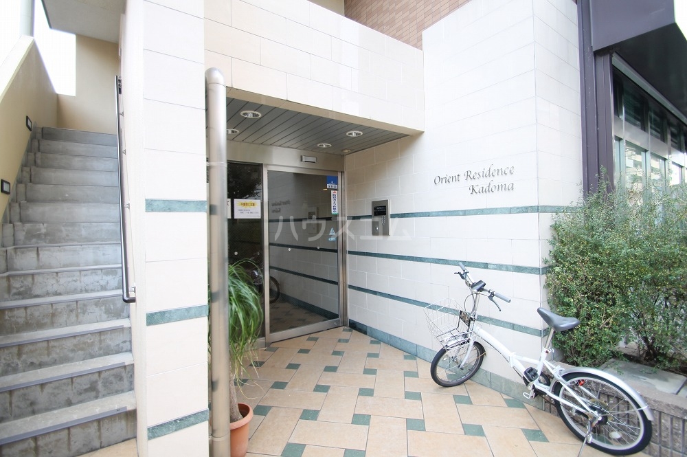 28/30 エントランス