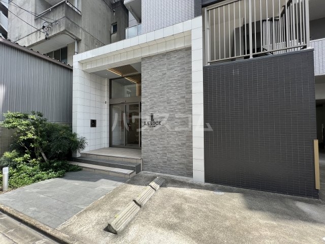 25/30 エントランス