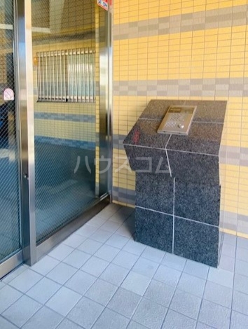 17/27 エントランス