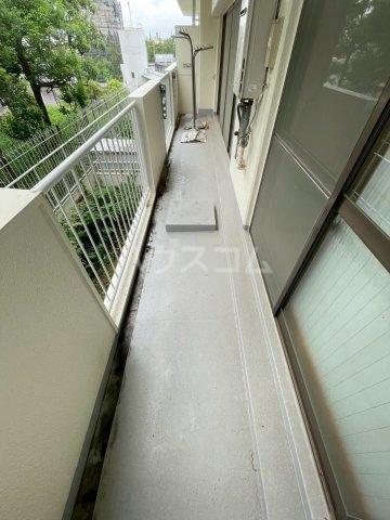 25/30 バルコニー