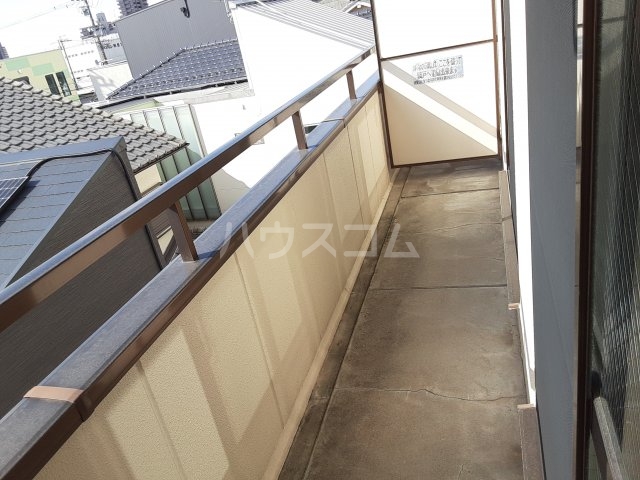 17/27 バルコニー