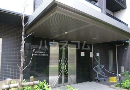 16/17 エントランス