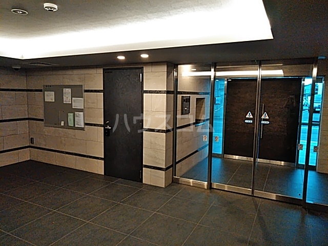 15/25 エントランス